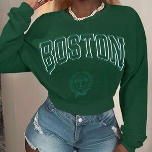 ☘️New Women’s Green BOSTON Cropped Sweatshirt